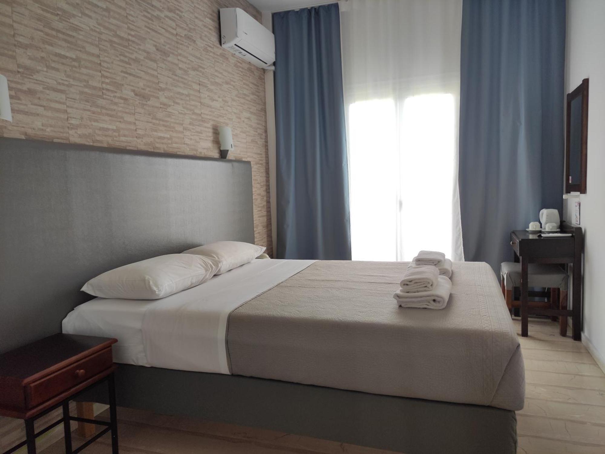 Tina Hotel Dassia  Buitenkant foto