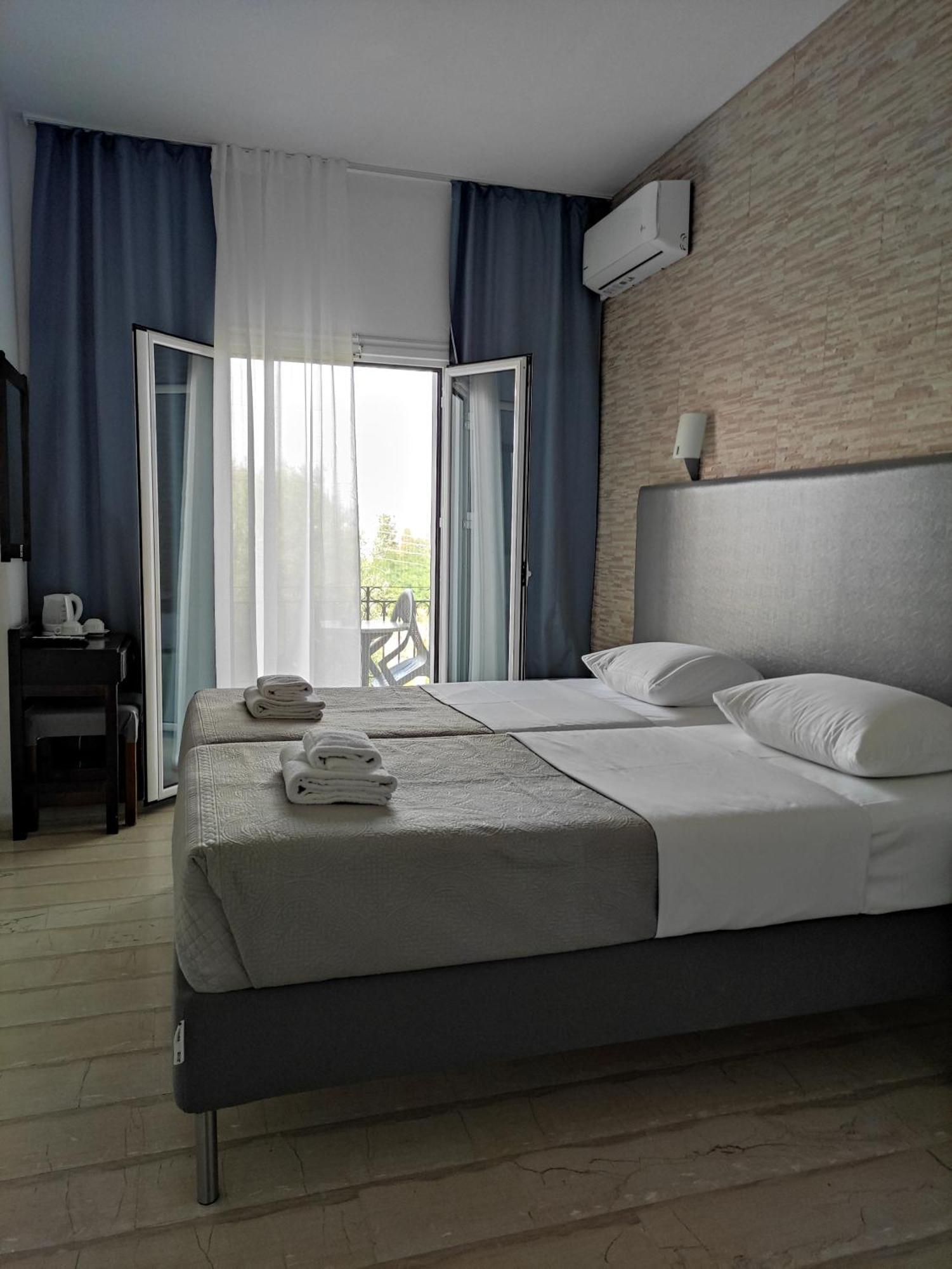 Tina Hotel Dassia  Buitenkant foto