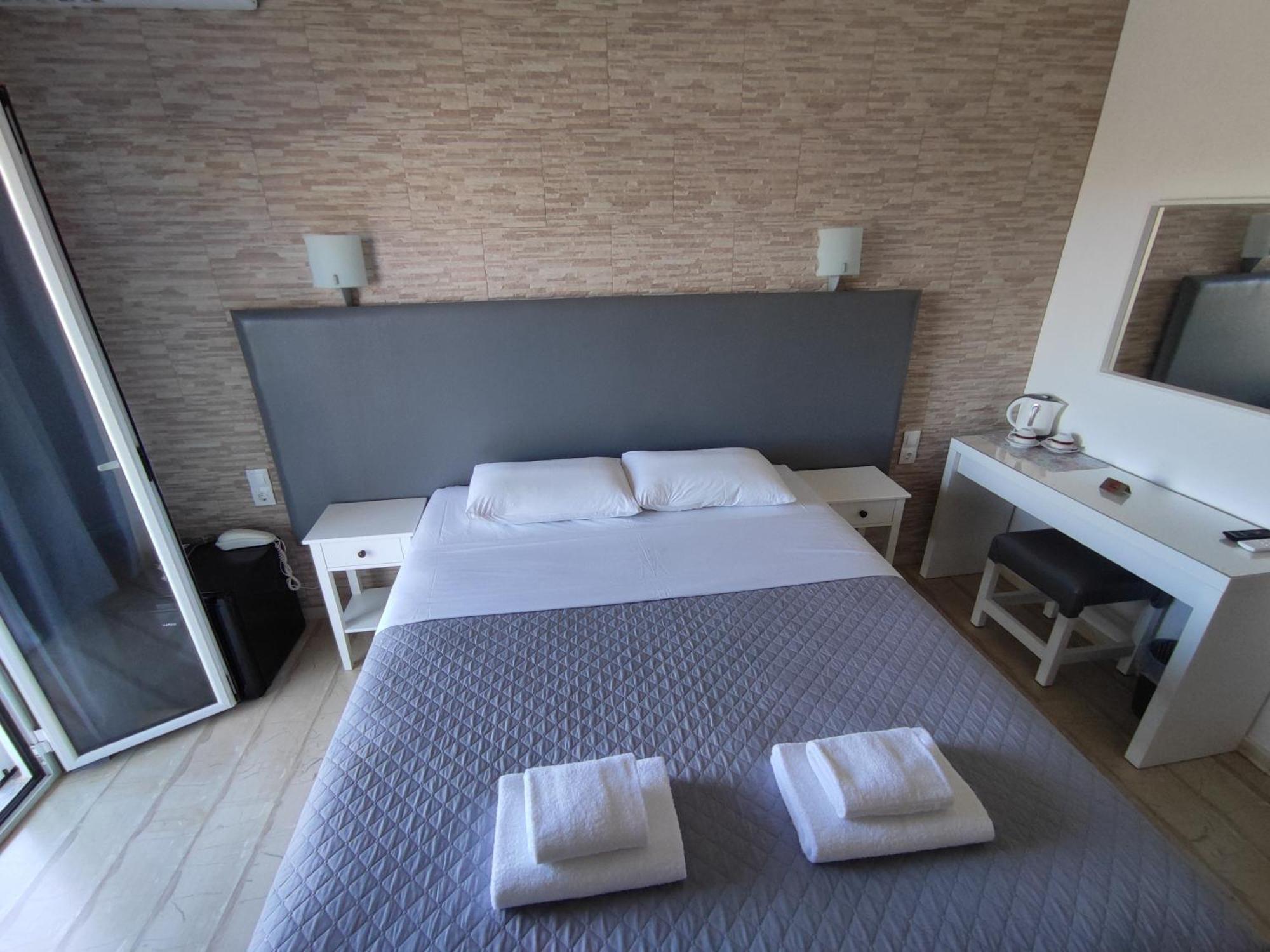 Tina Hotel Dassia  Buitenkant foto