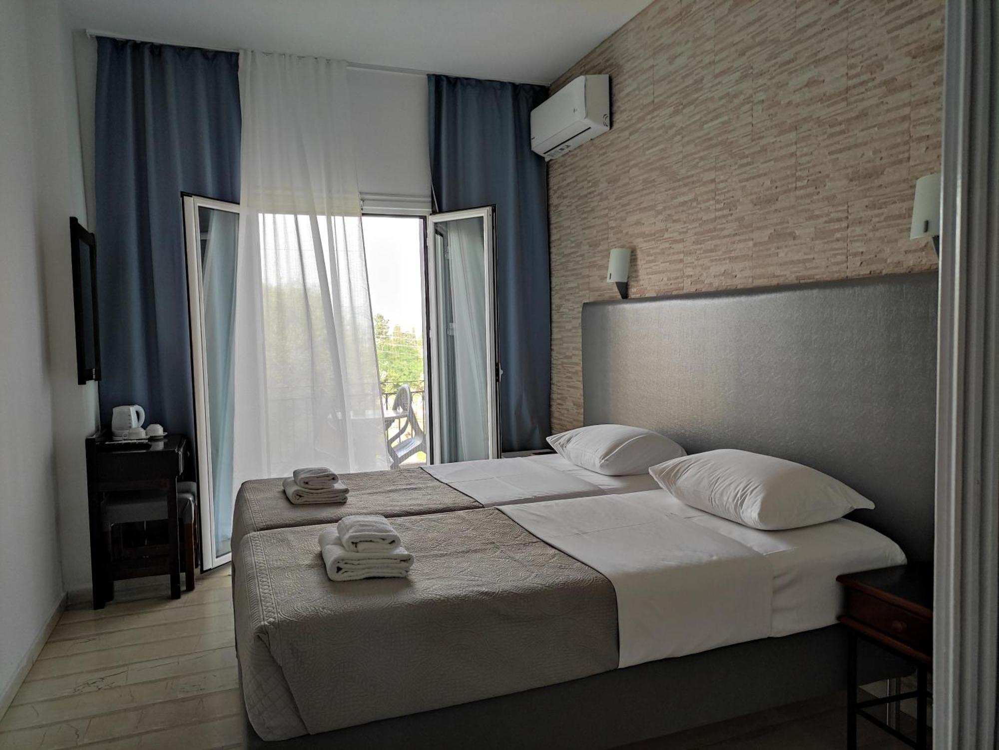 Tina Hotel Dassia  Buitenkant foto